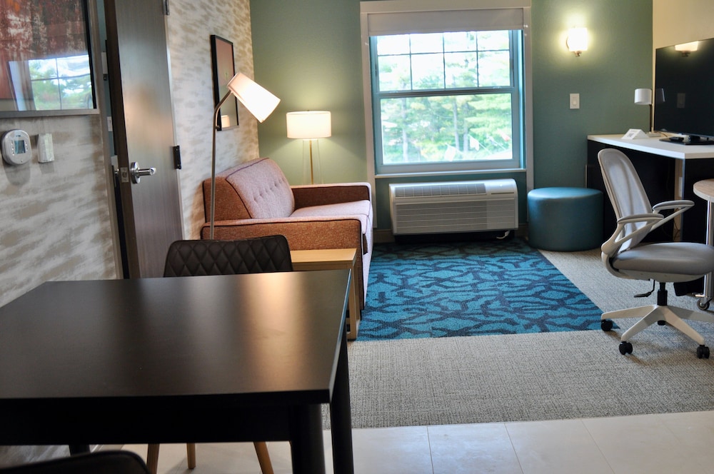 Home2 Suites by Hilton North Conway - photo 18