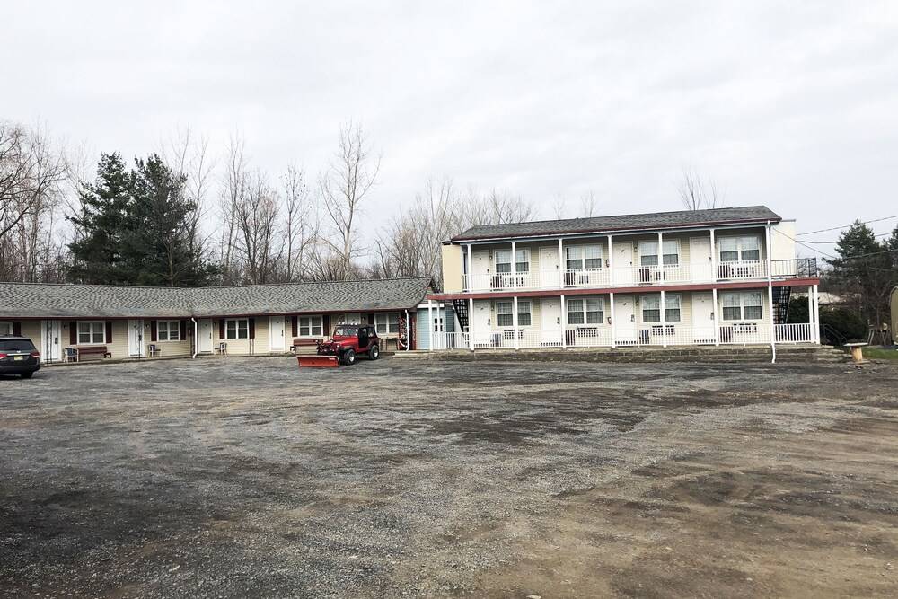 OYO Hotel Starlite Seneca Falls - photo 37