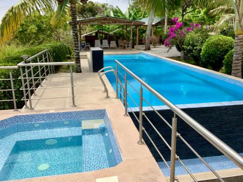 L Oasis Don Juan — Unknown City
