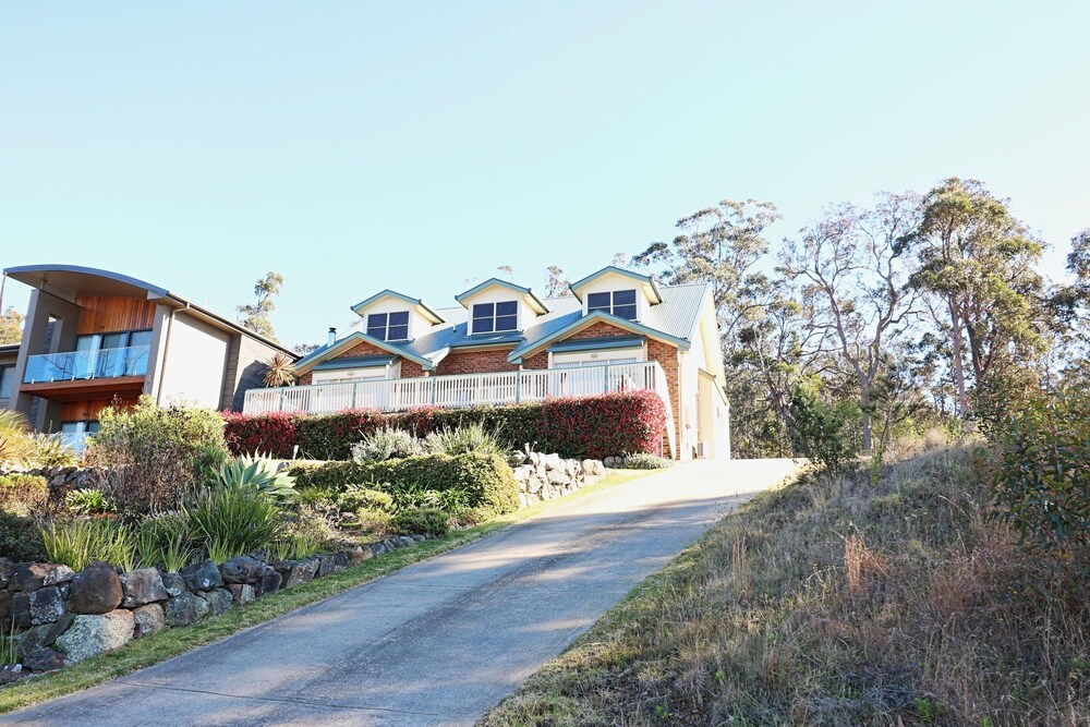 Whale Cove Circuit — 5-Star Luxury Hotel in Eden, Australia