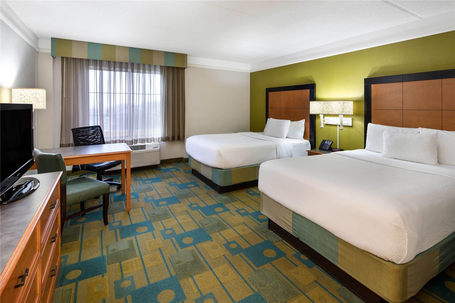 La Quinta by Wyndham Haywood Mall Near Greenville Downtown - photo 23