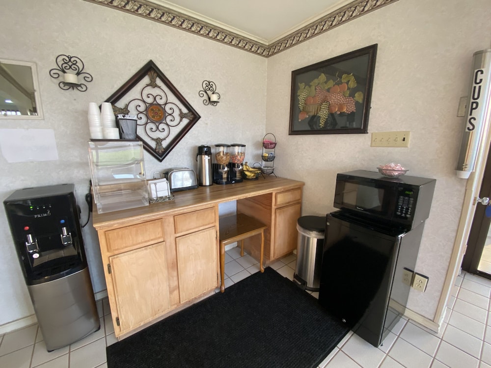 Apple Tree Inn Tyler Lindale - photo 22