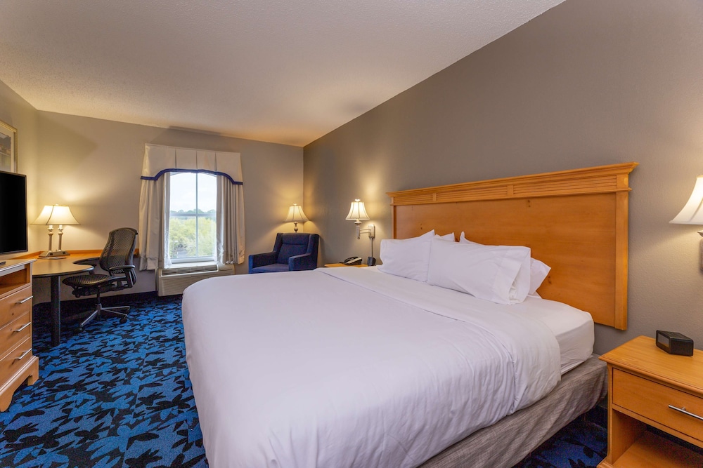 Hampton Inn & Suites Jacksonville Deerwood Park - photo 24