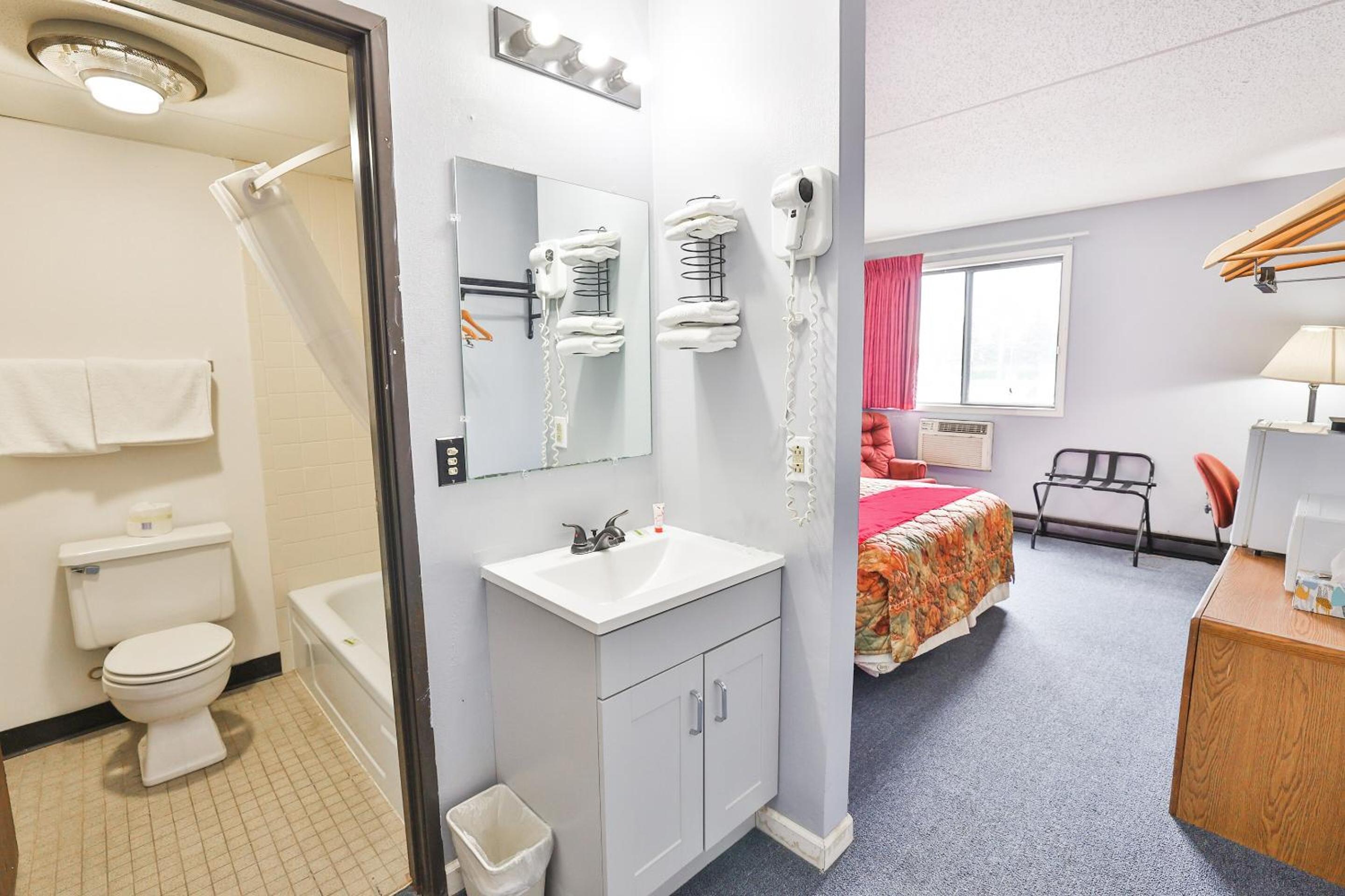 OYO Hotel Pipestone MN Canterbury Park - photo 54