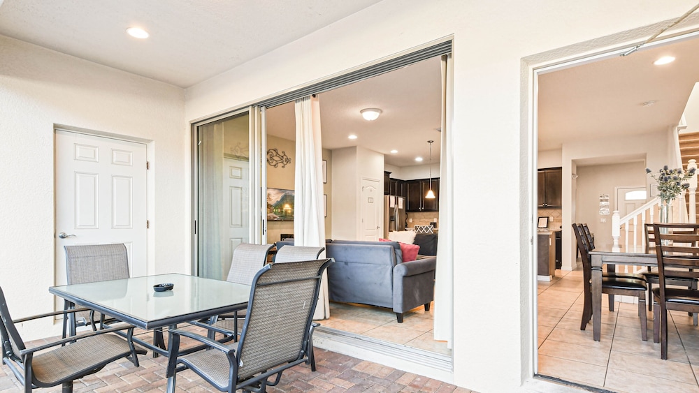 Free Waterpark Access 5br Resort Townhome w Pool - featured photo