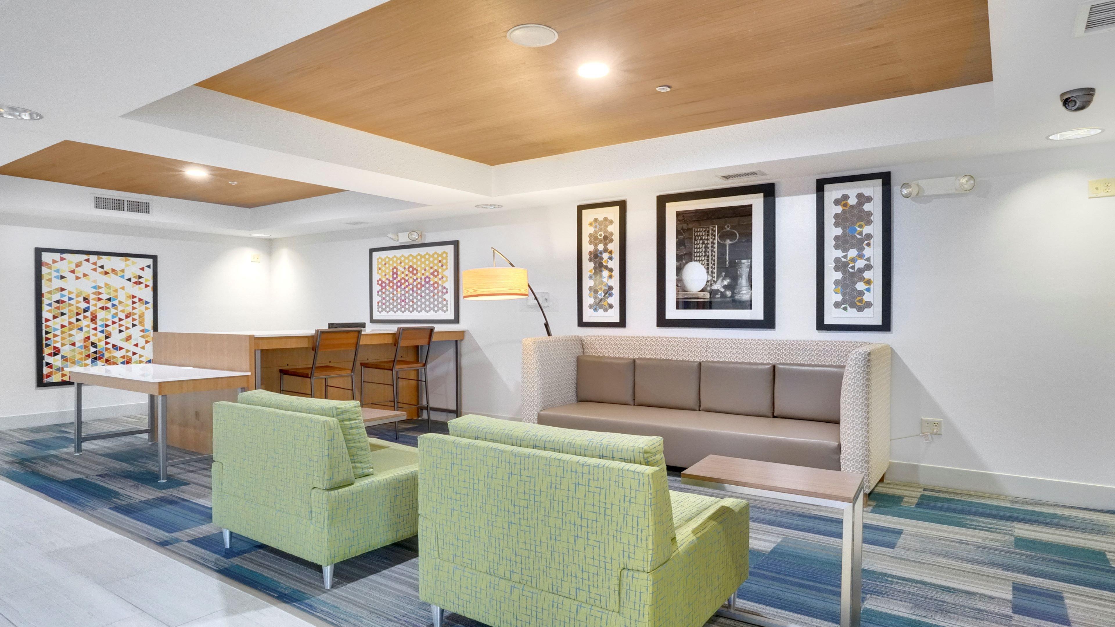 Holiday Inn Express & Suites Portland by IHG - photo 13