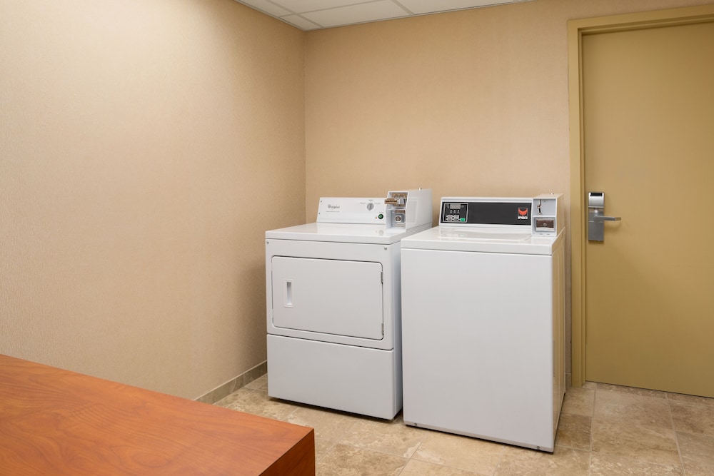 Hampton Inn & Suites Williamsburg Central - photo 22