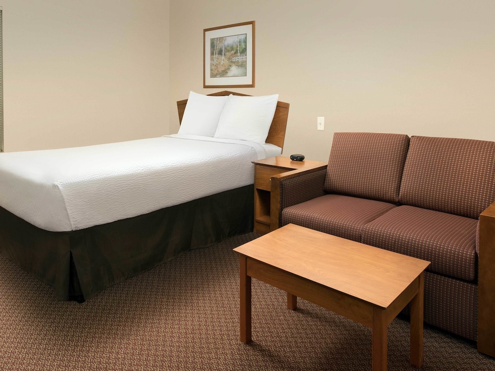 WoodSpring Suites Kansas City Lenexa - photo 5