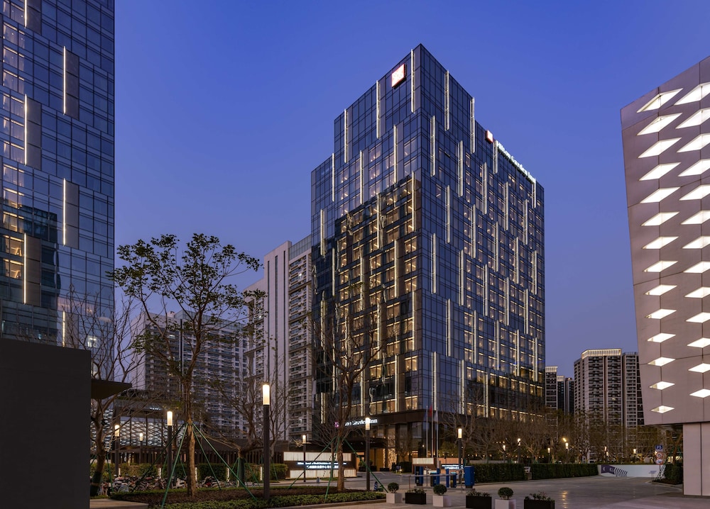 Hilton Garden Inn Shenzhen World Exhibition & Convention Center — 4-Star Luxury Hotel in Shenzhen, People's Republic of China