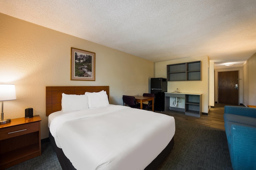 Suburban Studios Canon City - photo 14