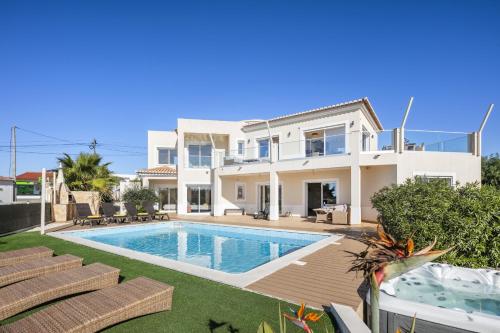 Villa Rosati — 4-Star Luxury Hotel in Carvoeiro, Portugal