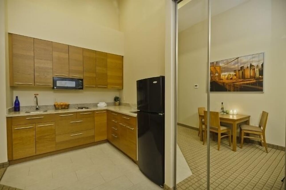 Pointe Plaza Hotel - photo 21
