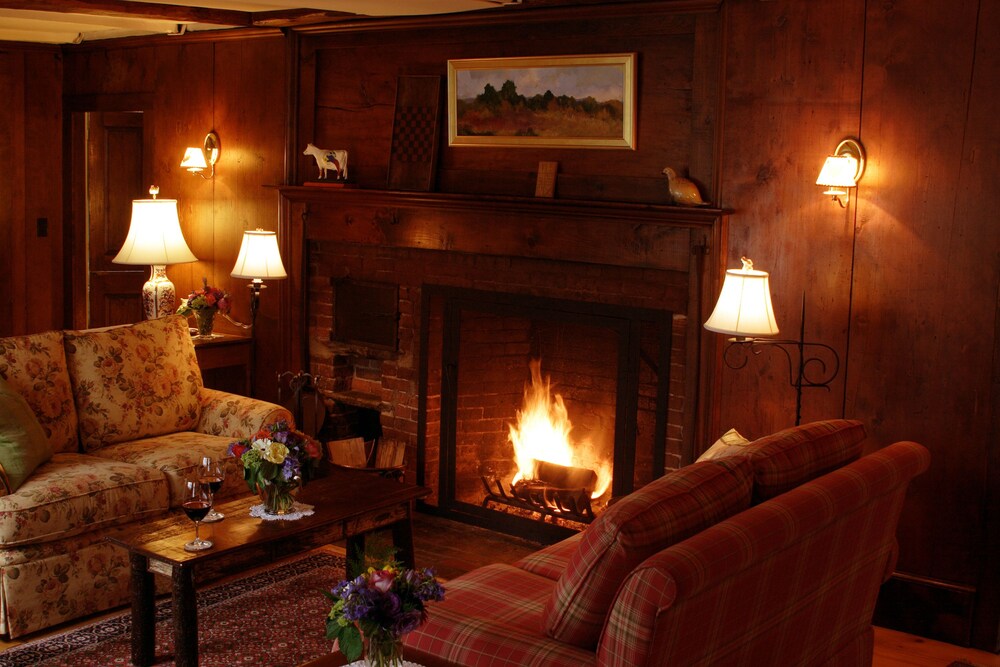 Three Mountain Inn - photo 2