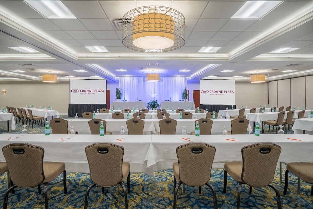 Crowne Plaza Suites Pittsburgh South by IHG - photo 67