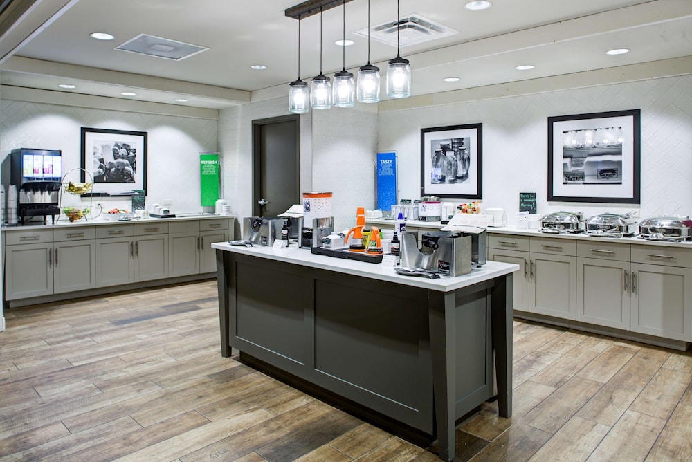 Hampton Inn & Suites Pittsburg Kansas Crossing - photo 26