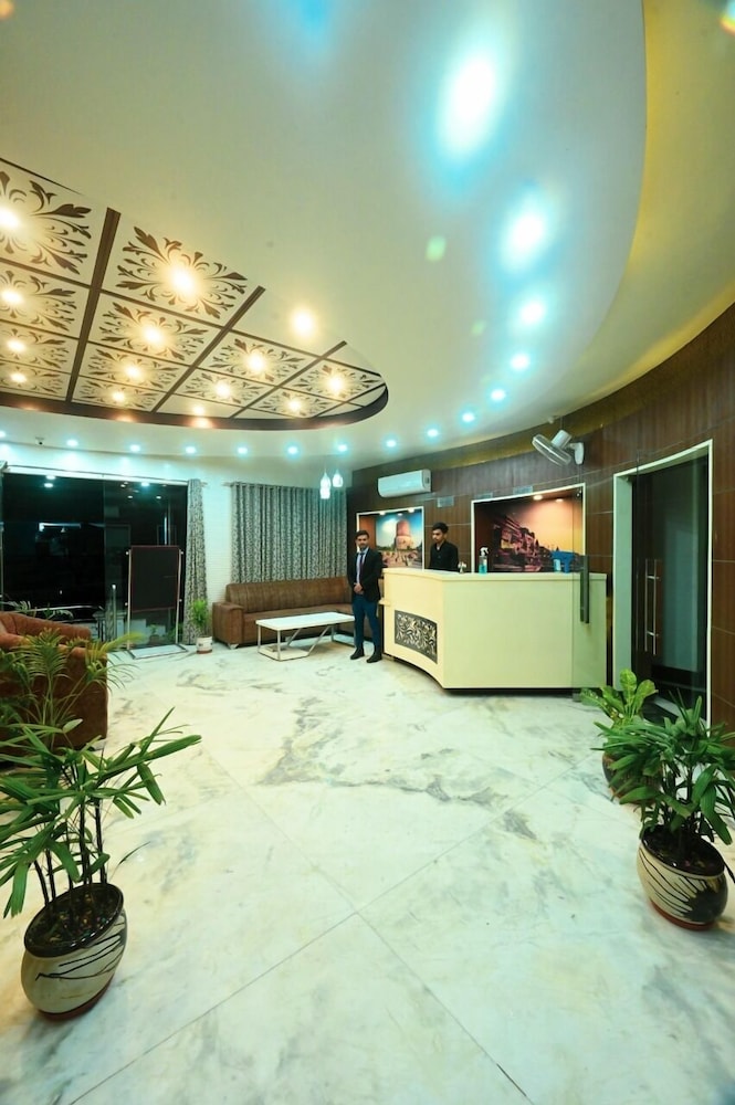 Hotel Four Seasons - last minute hotel in Varanasi