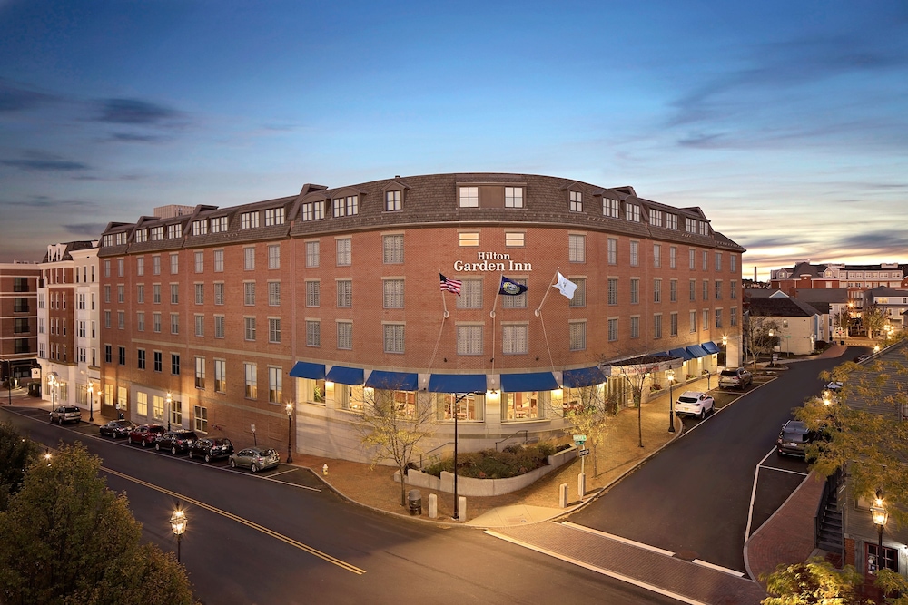 Hilton Garden Inn Portsmouth Downtown - photo 2