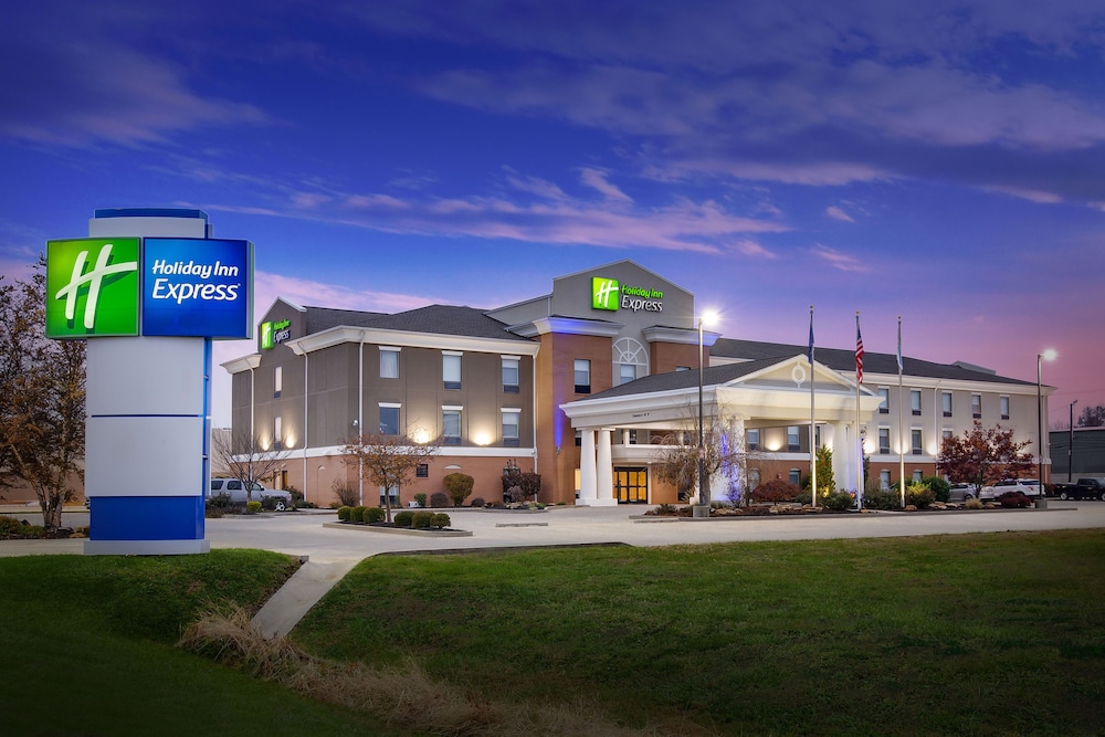 Holiday Inn Express Vincennes by IHG - carbon neutral hotel in Vincennes