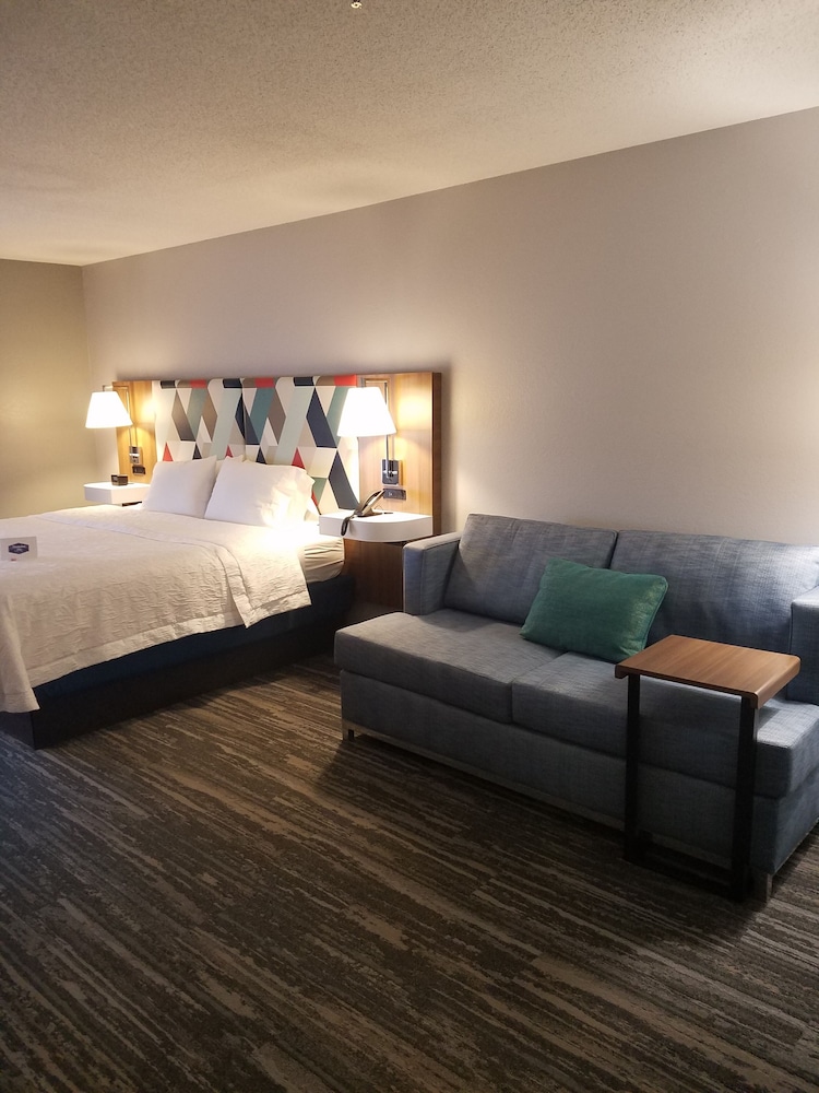 Hampton Inn Kansas City Blue Springs - photo 15