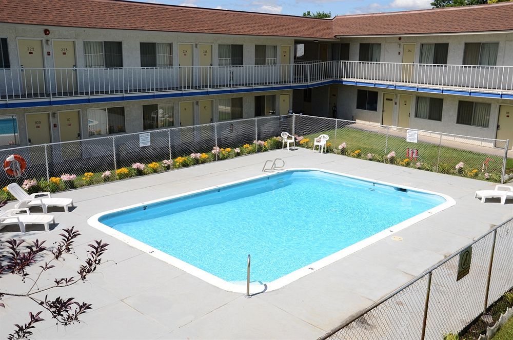 Capitol Inn & Suites - photo 13
