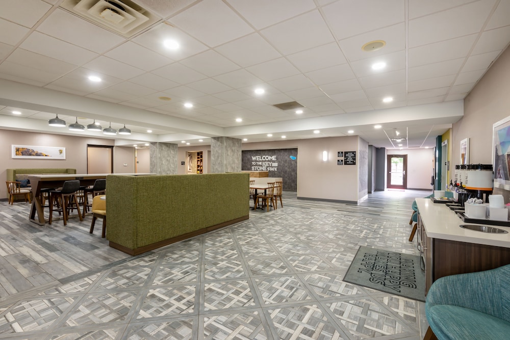 Hampton Inn Belle Vernon - photo 4