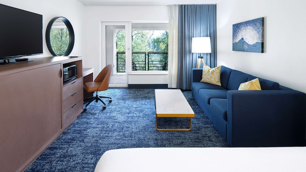 River's Edge Hotel Portland Tapestry Collection by Hilton - photo 9
