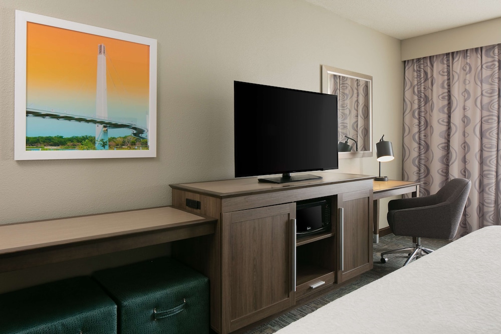 Hampton Inn Council Bluffs - photo 10