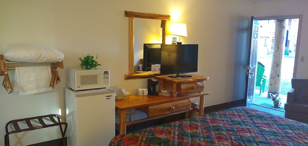 The Ponderosa Motel - photo 9
