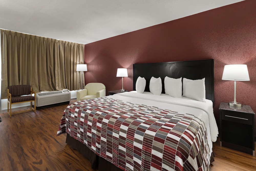 Red Roof Inn & Suites Cave City - photo 13