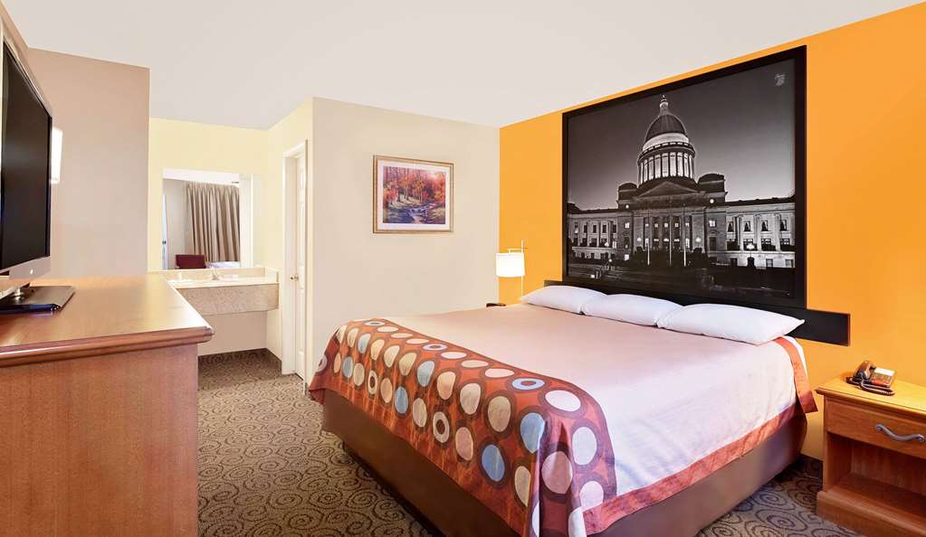 Super 8 by Wyndham Siloam Springs - photo 9