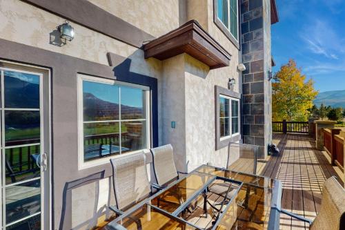 Black Bear Lodge — 4-Star Luxury Hotel in Eagle, United States