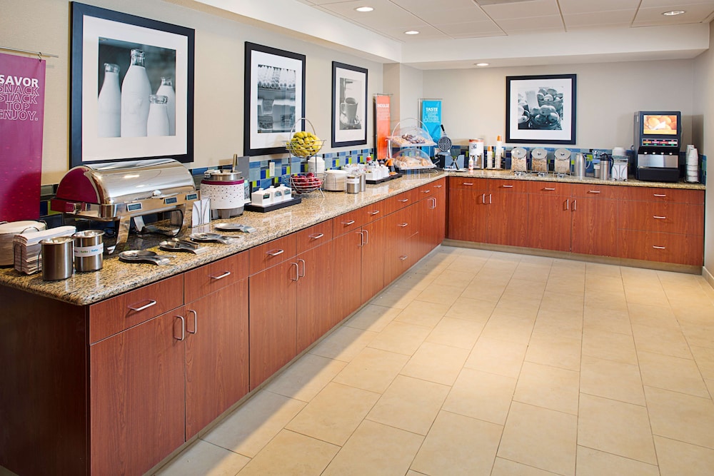 Hampton Inn & Suites Lancaster - photo 22