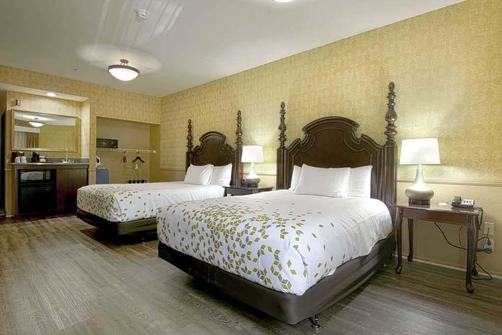 Azure Hotel & Suites Trademark Collection by Wyndham - photo 21