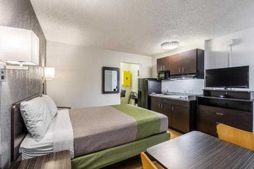 Concorde Inn Suites Pekin - photo 24