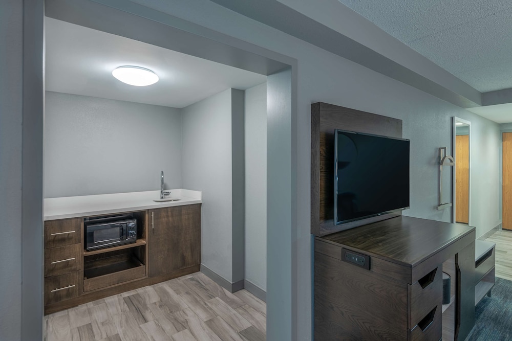 Hampton Inn Waldorf - photo 14