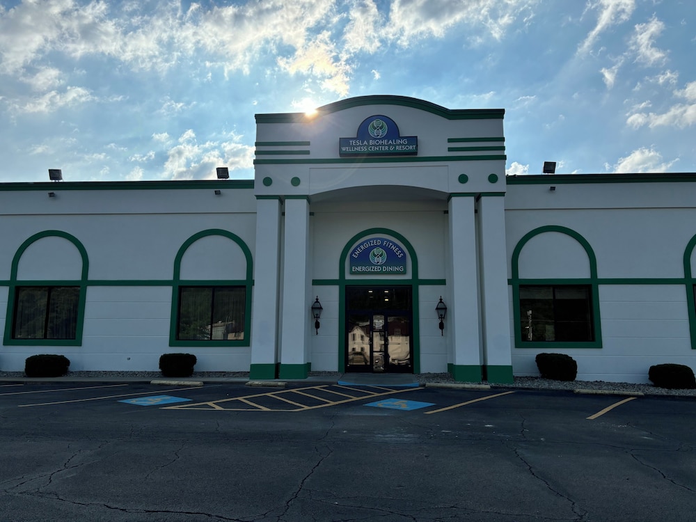Ramada by Wyndham Butler Tesla Biohealing Resort - photo 43