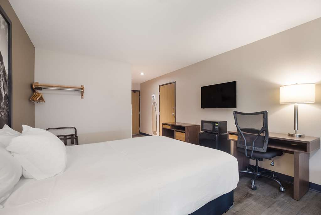 Americas Best Value Inn Sparks - photo 11