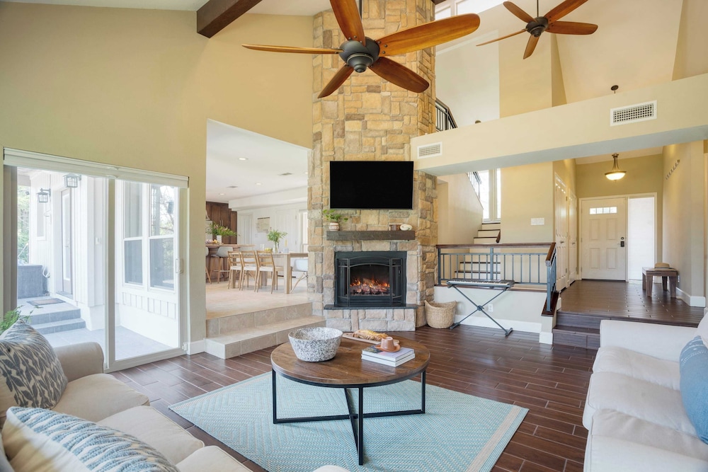 Travis by Avantstay Waterfront Lake Retreat - photo 5