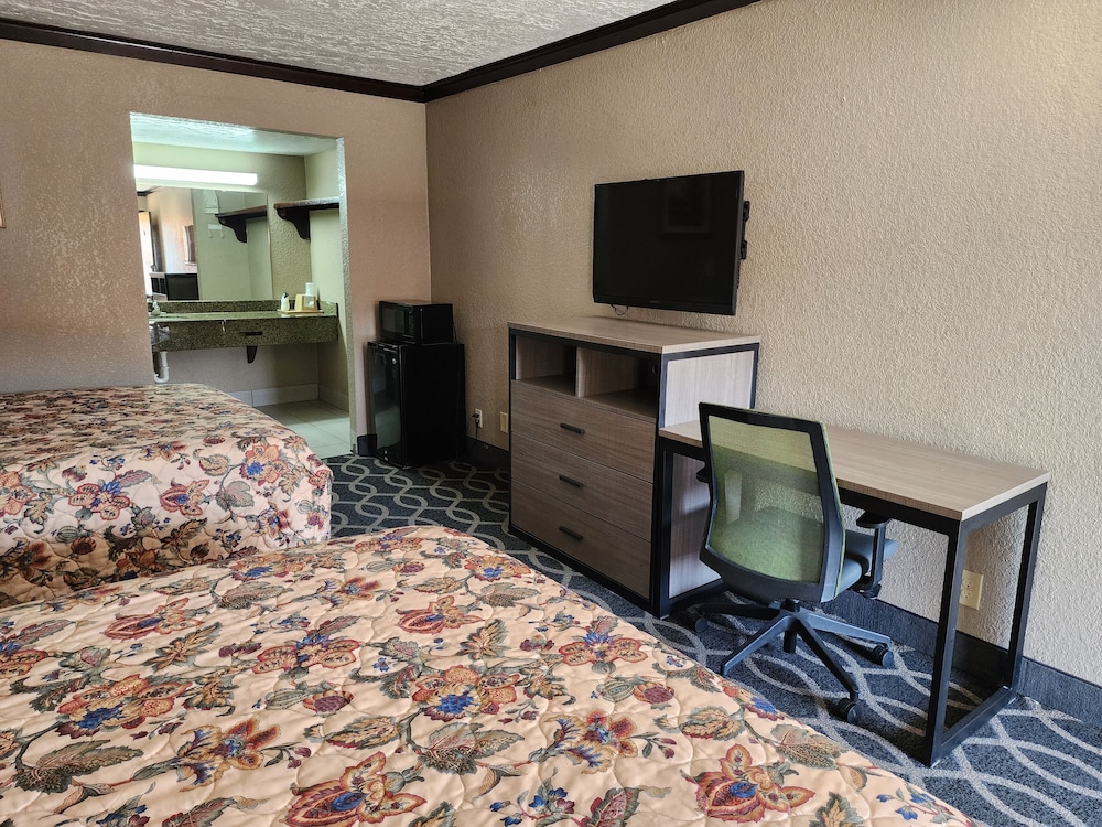 Executive Inn - photo 2