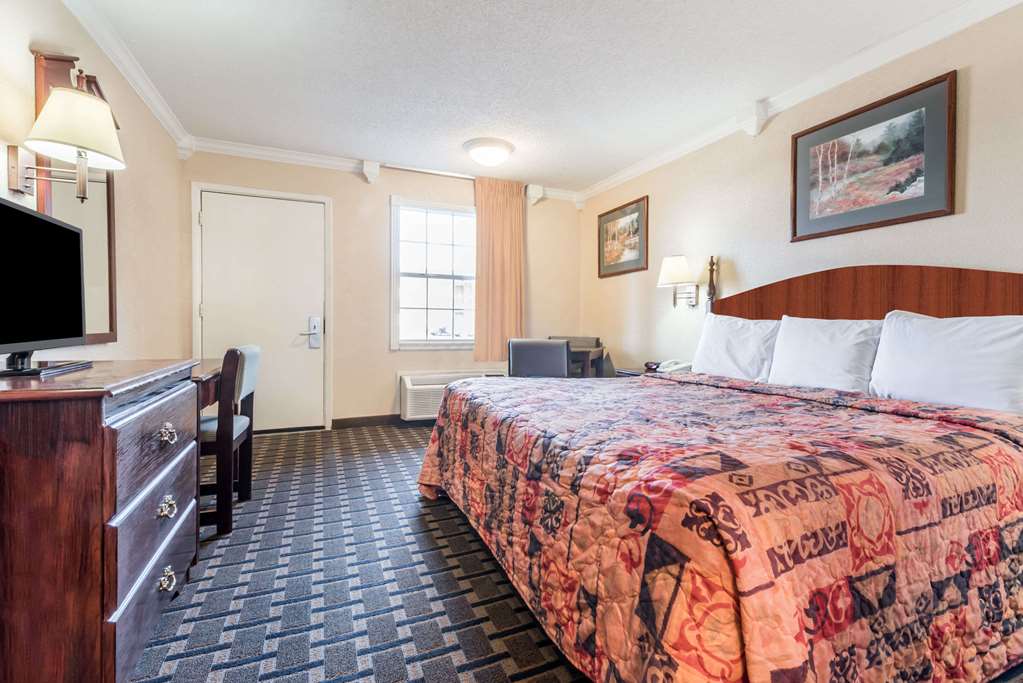 Knights Inn Greenville TX - photo 9