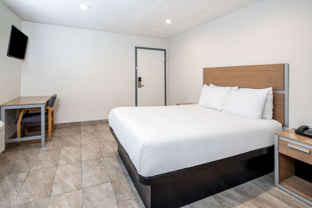 Super 8 by Wyndham Bakersfield CA - photo 14