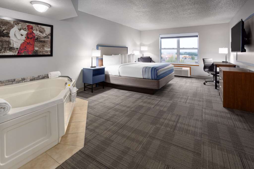 AmericInn by Wyndham Iron Mountain - photo 17