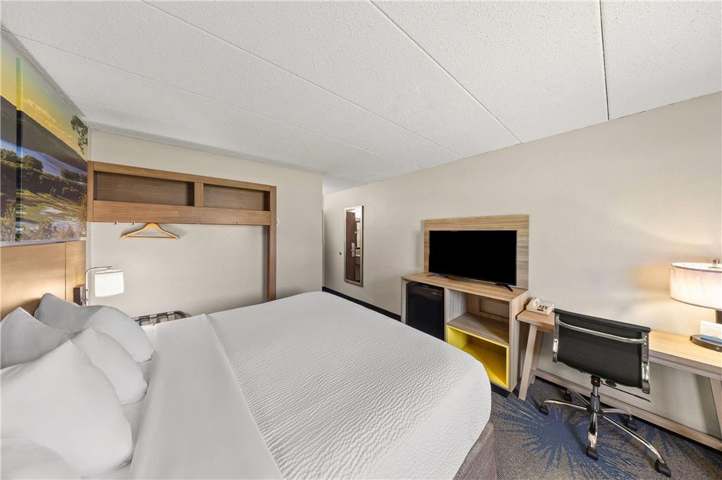 Days Inn by Wyndham Winona - photo 29