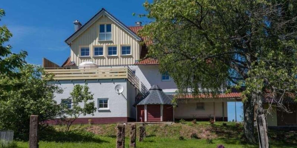 Landhaus Seewald: Große Sauna Garten See 5 Min. 20 Personen — 4-Star Luxury Hotel in Pfalzgrafenweiler, Germany