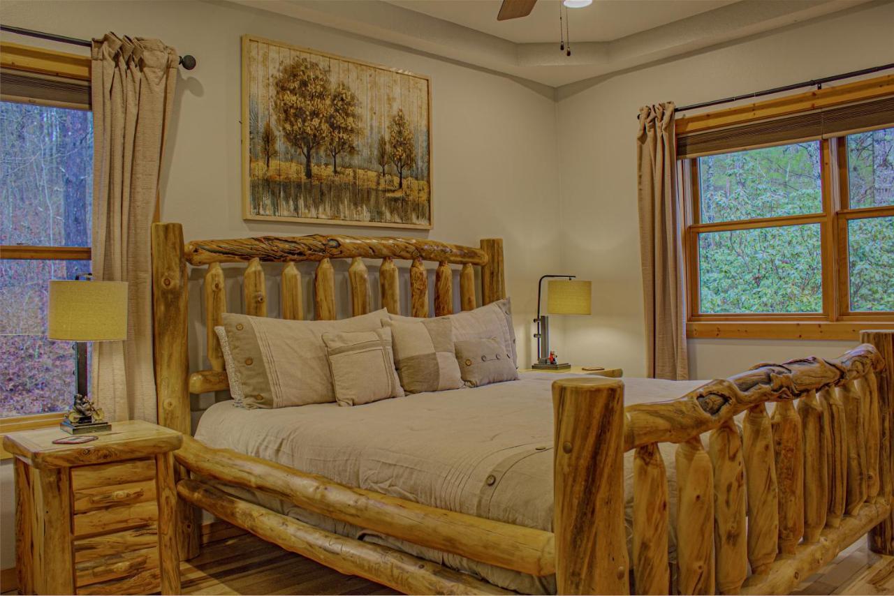 Near Highlands Fire Pit Ski Nearby Views — 4-Star Luxury Hotel in Franklin, United States