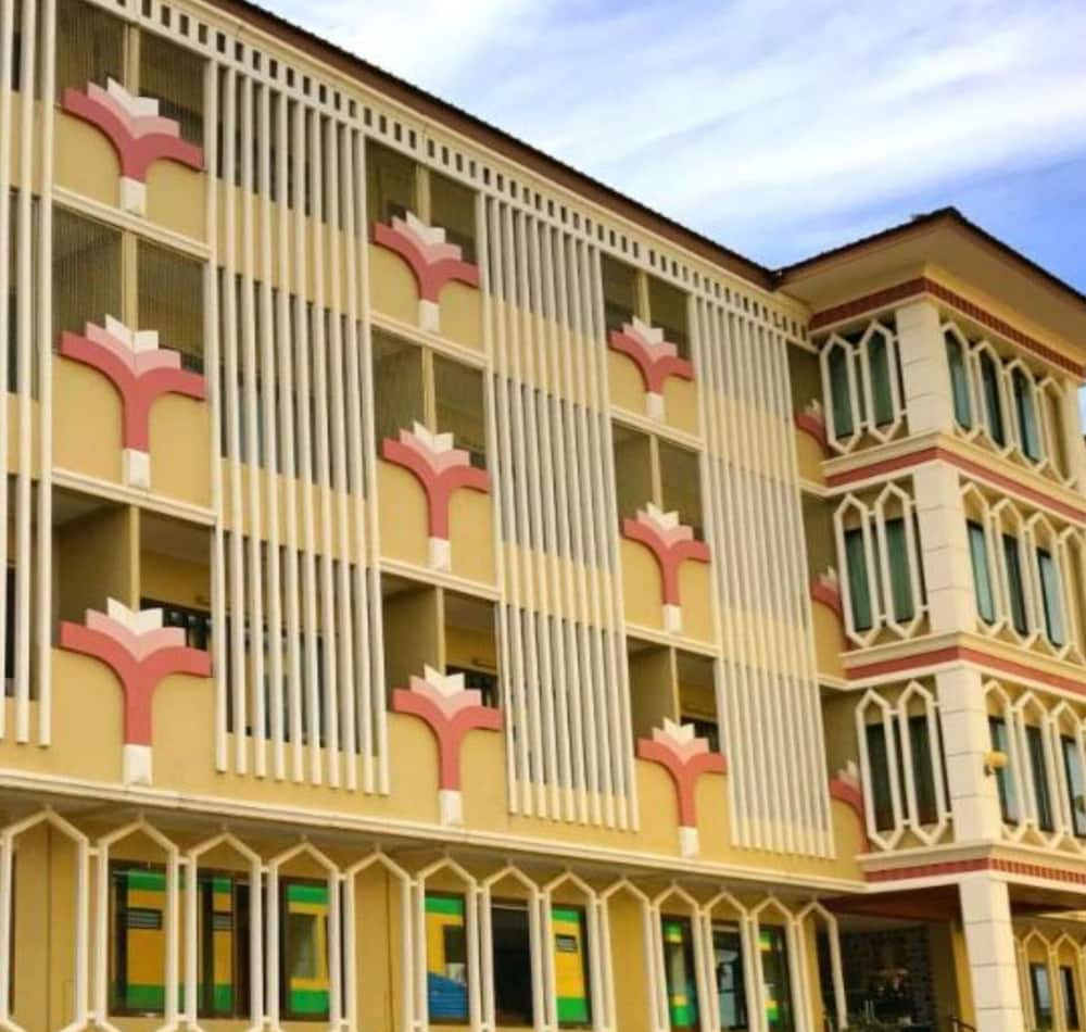 PoonSook Resident Hotel in Phitsanulok, Thailand