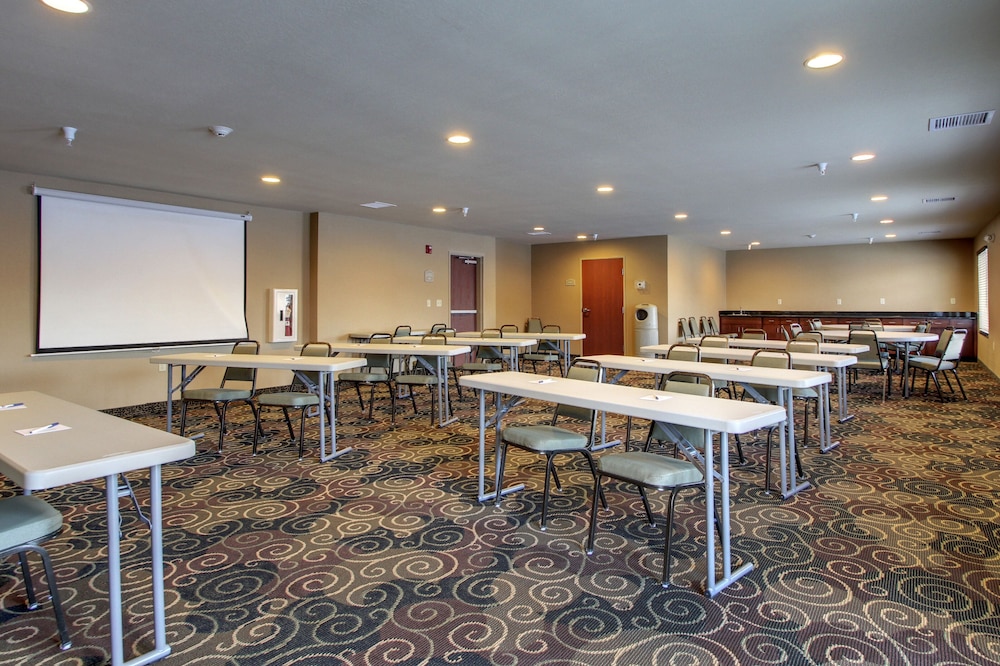 Cobblestone Inn & Suites Rugby - photo 36