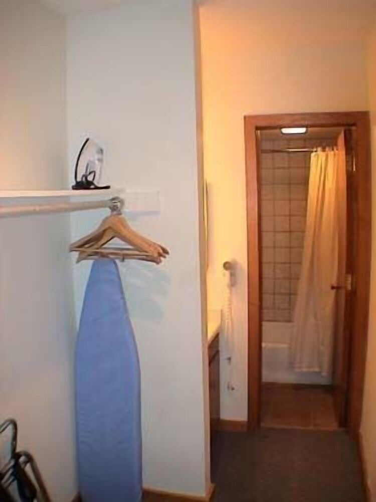 Fox Pine Lodge Hotel Room 2 - photo 12