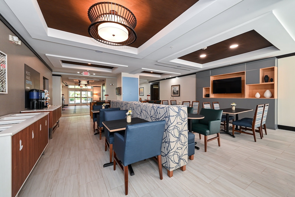 Holiday Inn Express & Suites Charlotte Southeast Matthews by IHG - photo 2