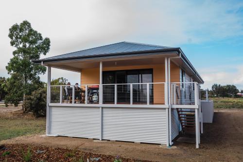 Long Island Retreat Rosella — Murray Bridge